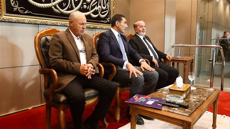 وزير الرياضة وأبوريدة يدعمان منتخب مصر للشباب أمام ليبيا (صور)