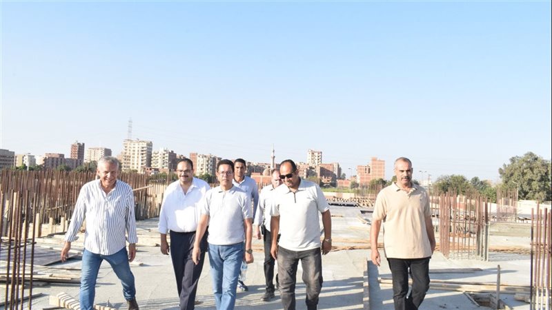 رئيس جامعة بنها يتفقد عددًا من المنشآت الجديدة بكفر سعد