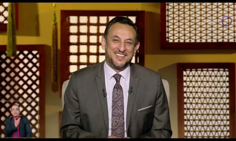 رمضان عبدالمعز: الإسلام لا يفصل بين الدين والعلم بل يدعو للتكامل بينهما