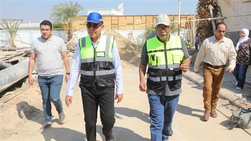 استجابة لشكاوى الأهالي، محافظ المنيا يوجه برفع كفاءة محطة مياه سلطانة وزيادة طاقتها