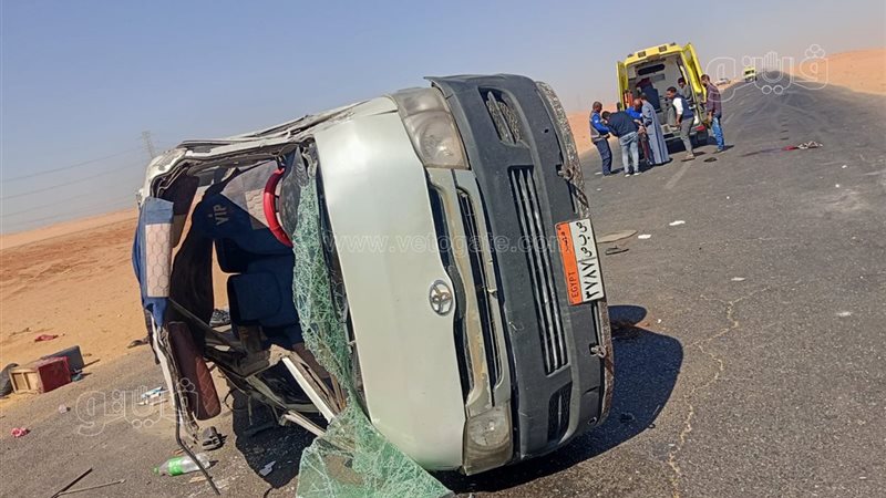 إصابة 6 أشخاص، رفع آثار حادث انقلاب ميكروباص بحدائق القبة