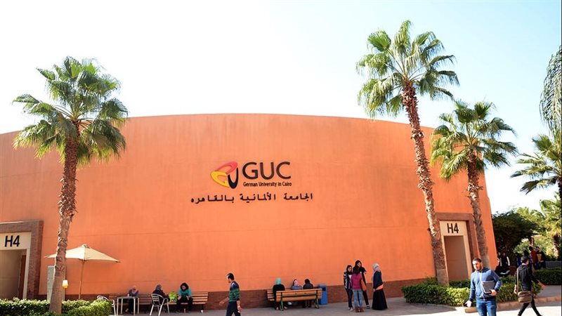 الجامعتان الألمانية بالقاهرة والدولية تقدمان منح التفوق لأوائل المحافظات
