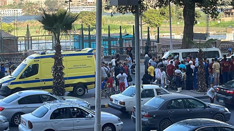 سائق التريلا قاصر، شاب يستغيث بعد دهس والدته في مدينة نصر