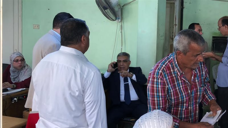 محافظ الدقهلية يتفقد التأمينات الاجتماعية بالمنصورة ويوجه بسرعة صرف مستحقات المقاولين