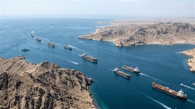 مسؤول أمريكي: كميات كبيرة من النفط عبرت مضيق هرمز منذ أمس الأربعاء