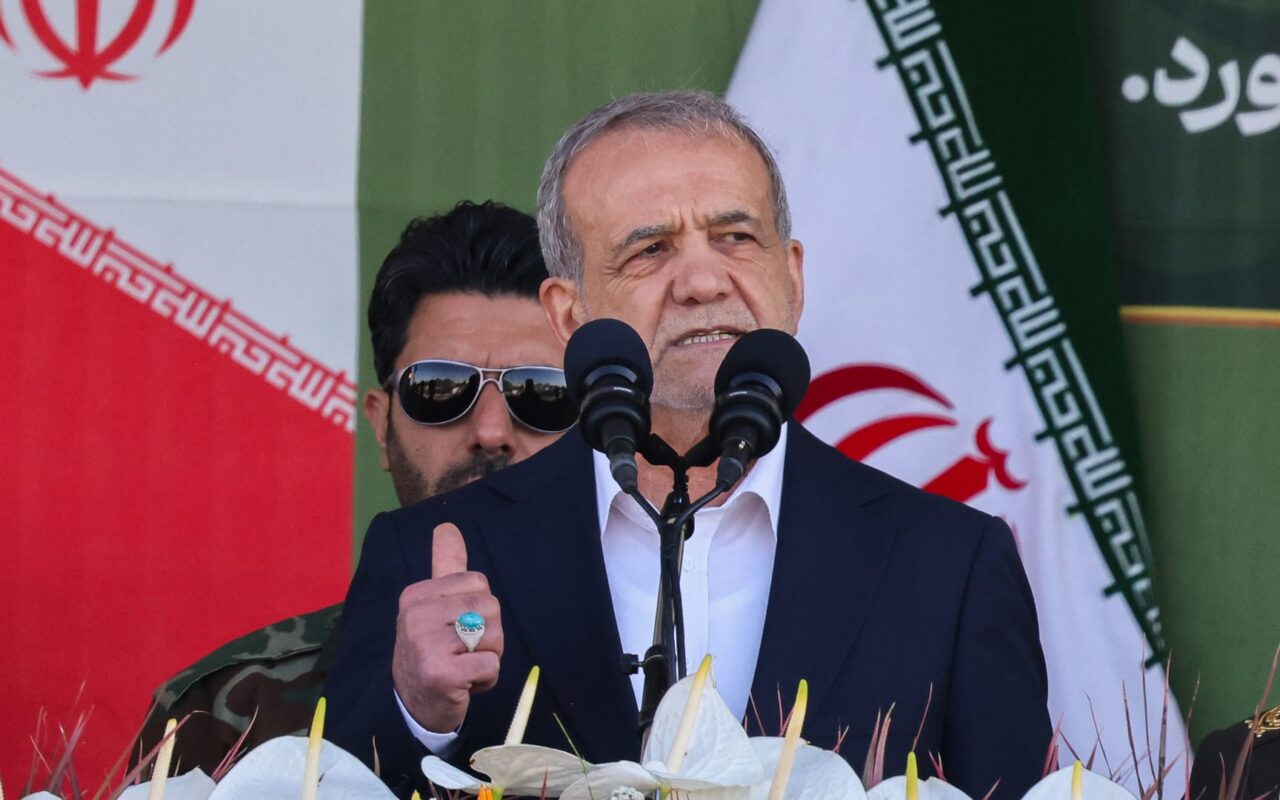 رئيس إيران: مستعدون للعودة إلى مذكرة التفاهم فور رجوع واشنطن لالتزاماتها بموجبها