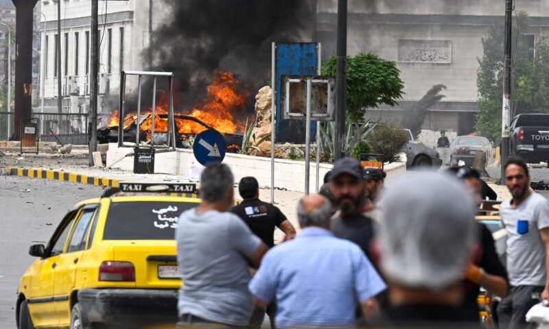سوريا: قتلى إثر انفجار سيارة محملة بالذخيرة في إدلب