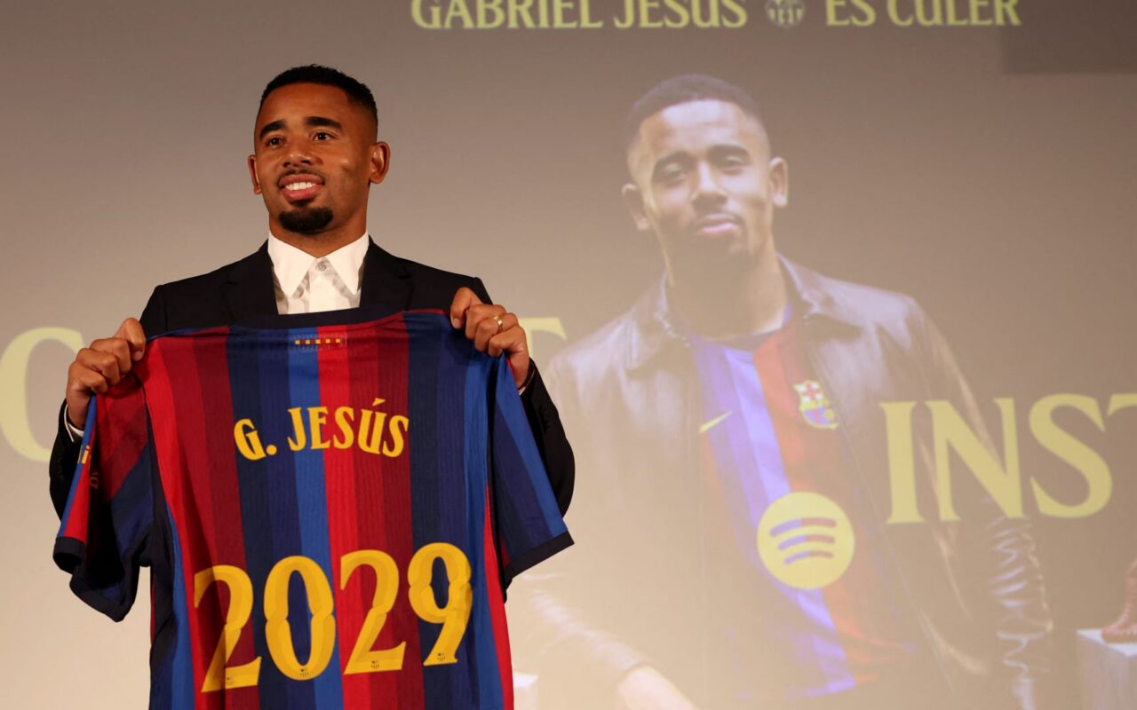 غابرييل جيسوس ينضم لبرشلونة.. إليك ما تحتاج معرفته عن اللاعب