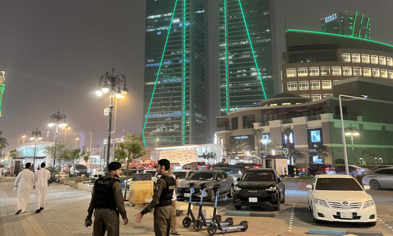 الأمن السعودي يعلن القبض على مواطن ومصري لترويجهما المخدرات في المدينة المنورة