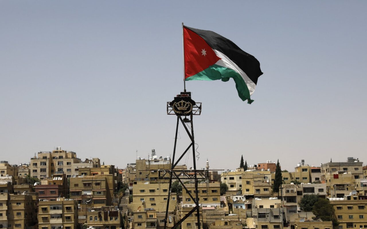 الجيش الأردني يعلن اعتراض 10 صواريخ أُطلقت من إيران