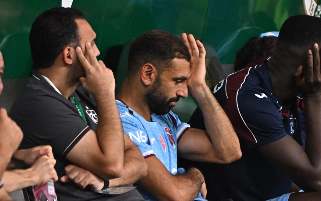 رأي.. عز الدين الكلاوي يكتب: مصائب محمد صلاح في تركيا لا تأتي فُرادى