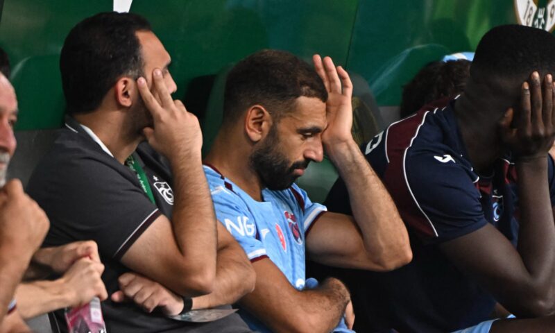 رأي.. عز الدين الكلاوي يكتب: مصائب محمد صلاح في تركيا لا تأتي فُرادى