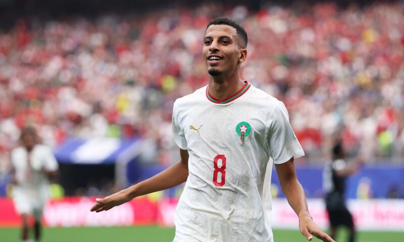 المغربي أوناحي ينضم إلى نادٍ يوناني عريق