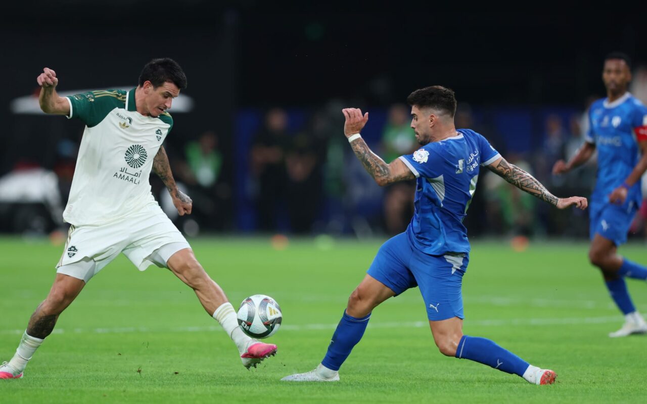 الكشف عن الفائزين بجوائز أغسطس في الدوري السعودي