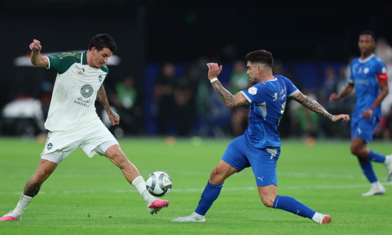 الكشف عن الفائزين بجوائز أغسطس في الدوري السعودي