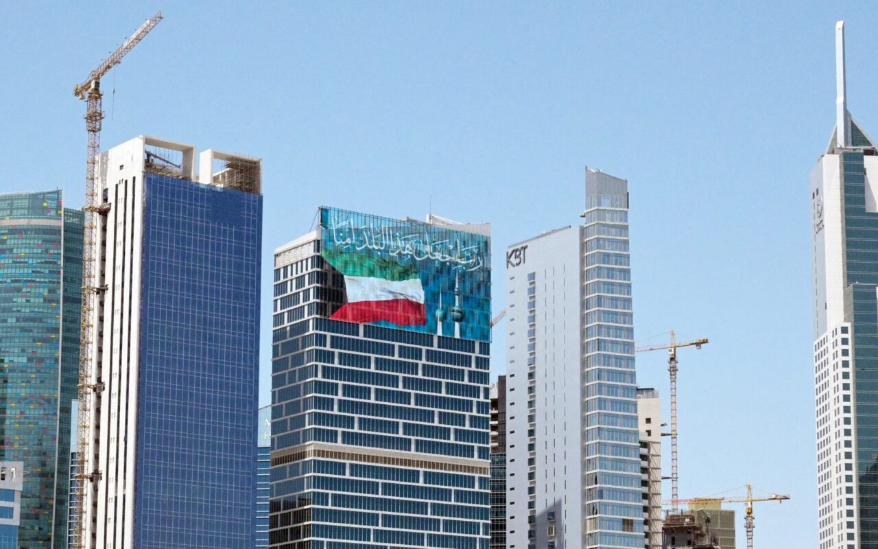 الخارجية الكويتية تعقّب ببيان بعد الاعتداءات الإيرانية وآخرها فجر الخميس