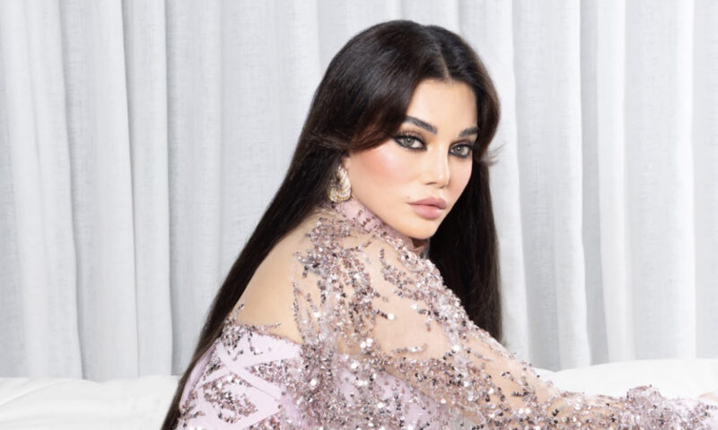 “أحلى لحظة بحياتي”.. هيفاء وهبي تشعل أجواء مسرح قرطاج وتصر على صورة مع طفل تونسي