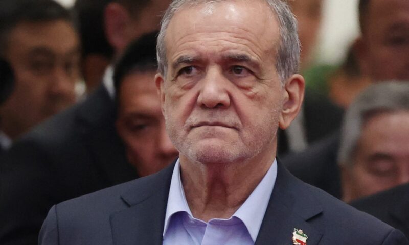 رئيس إيران يعلّق على انفجار ناقلة وقود.. ماذا قال؟