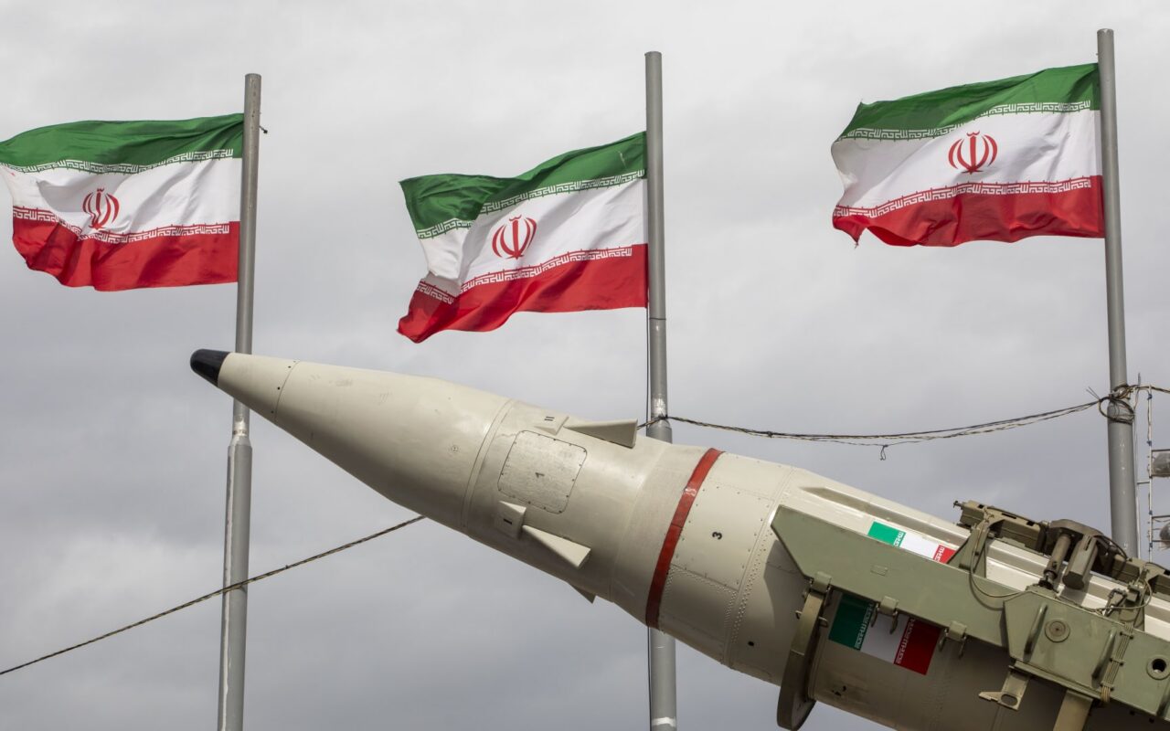 إيران توجه “تحذيراً” لناقلات النفط “في محيط موانئ الكويت والبحرين”.. ما السبب؟