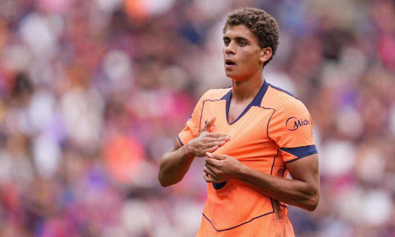 برشلونة يعلن تجديد عقد حمزة عبدالكريم ويكشف موعد تقديم اللاعب الشاب
