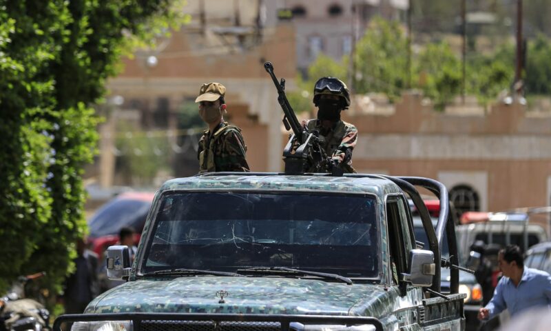 فيديو منسوب لـ”انشقاق” حديث بقوات طارق صالح في اليمن.. ما حقيقته؟