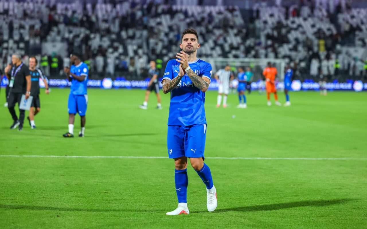 أول تحرك من الهلال ضد جماهير التعاون بعد “استفزاز” روبن نيفيز