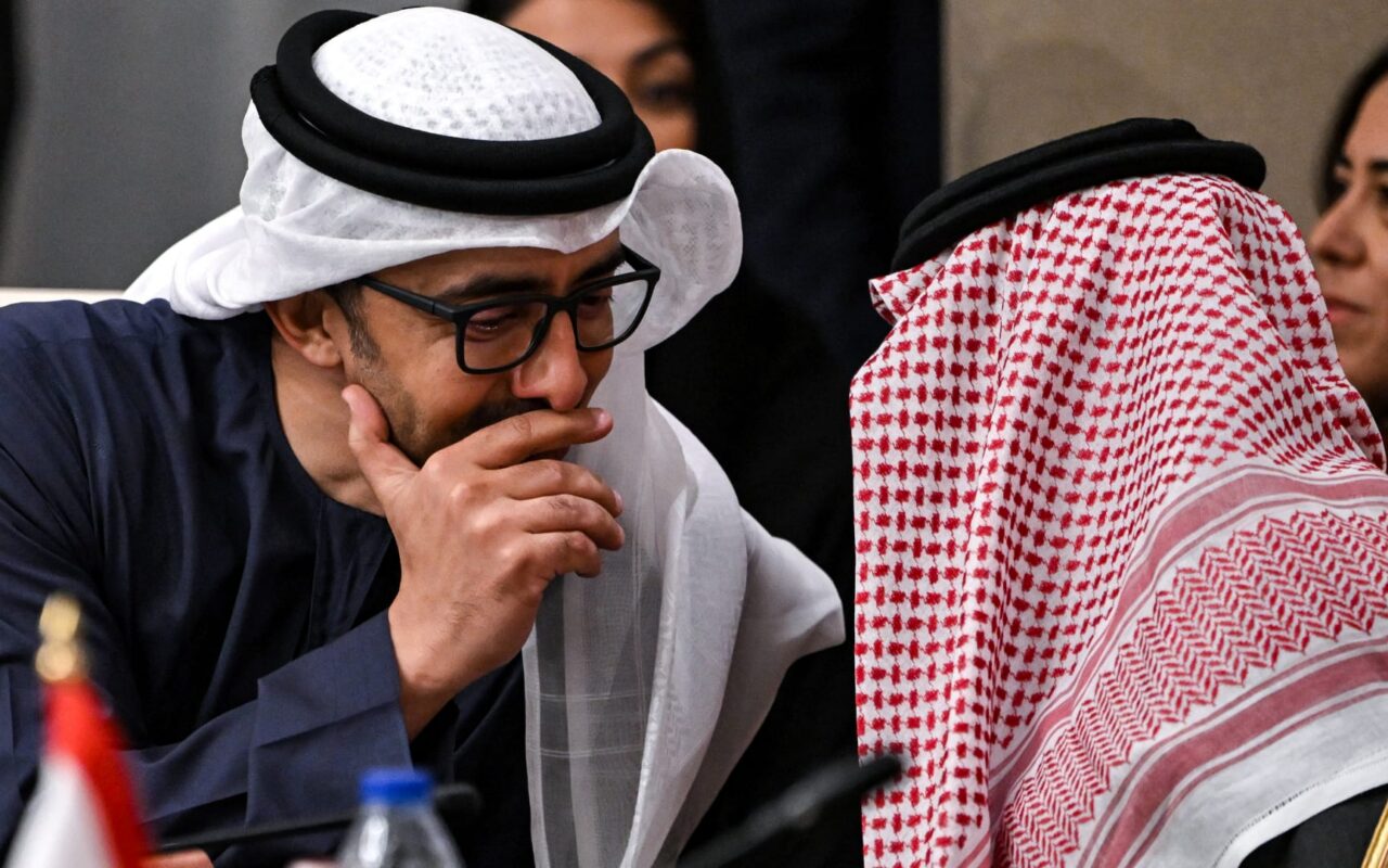 “أهمية توحيد المواقف”.. اتصال هاتفي بين وزيري خارجية السعودية والإمارات