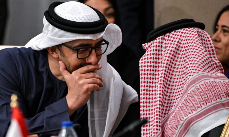 “أهمية توحيد المواقف”.. اتصال هاتفي بين وزيري خارجية السعودية والإمارات