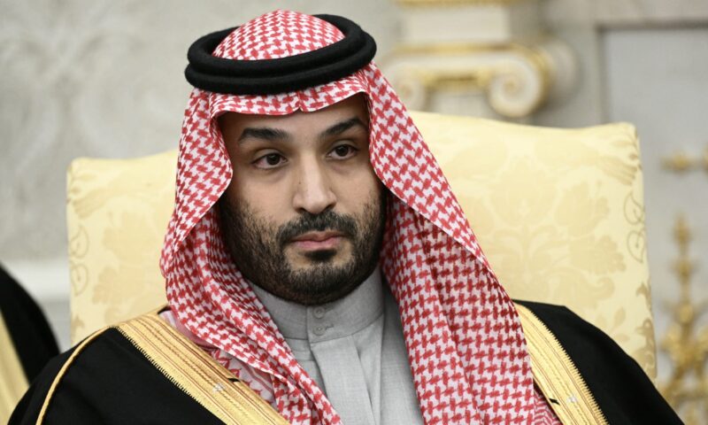 ولي العهد السعودي يستقبل قائد القيادة المركزية الأمريكية.. وهذا ما ناقشاه