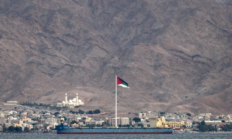 الأردن: إصابات إثر تسرب لغاز الأمونيا في العقبة