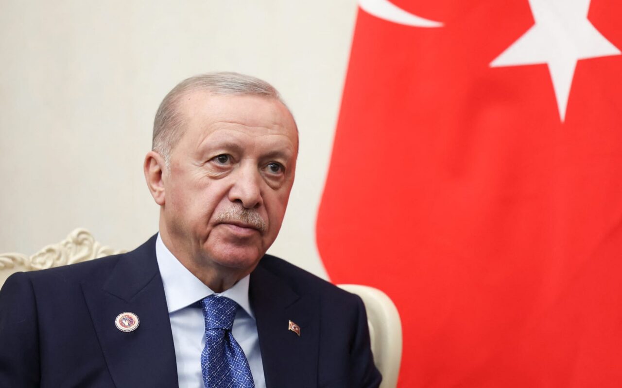 أردوغان يتحدث عن “حلف مكة” و”تجنيب شعبه المخاطر” في ظل الصراع بالمنطقة