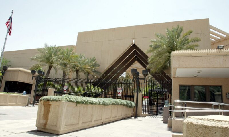 “المستوى الثالث”.. سفارة أمريكا في السعودية تصدر تحذير سفر لمواطنيها