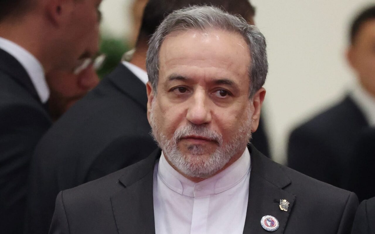 عراقجي يرد بـ”أرقام من البنتاغون” على طرح “إيران بلا دفاعات”
