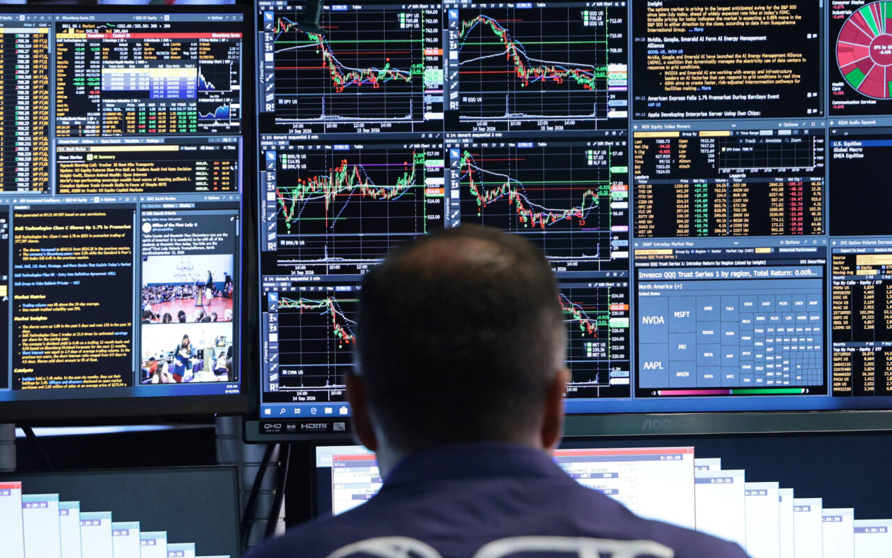 مسؤولون سابقون بالاحتياطي الفيدرالي الأمريكي يدعمون رفع أسعار الفائدة