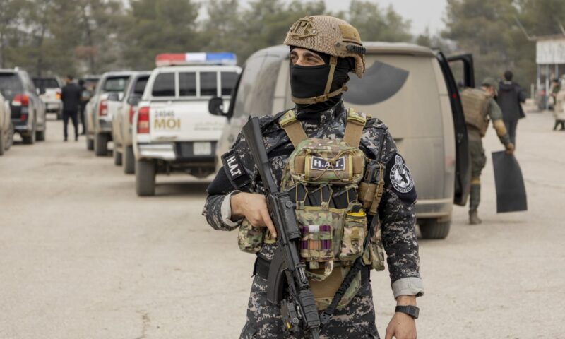 سوريا.. اشتباكات بين قوات حكومية ومجموعة مسلحة في درعا يسفر عن مقتل 3 عناصر أمن