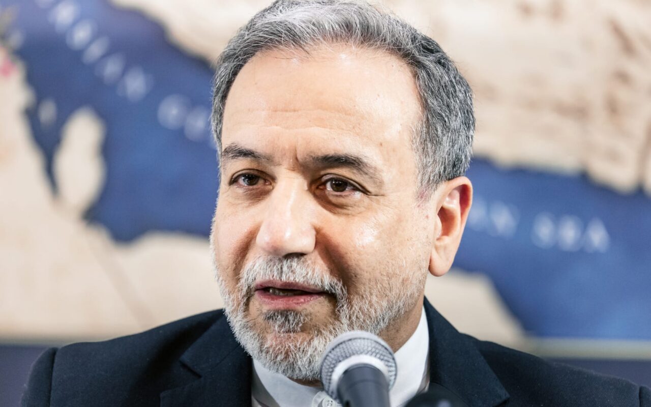 خلال زيارته للصين.. عراقجي يتحدث عن قرارات “ستحدد التوازن الاستراتيجي المستقبلي للمنطقة”