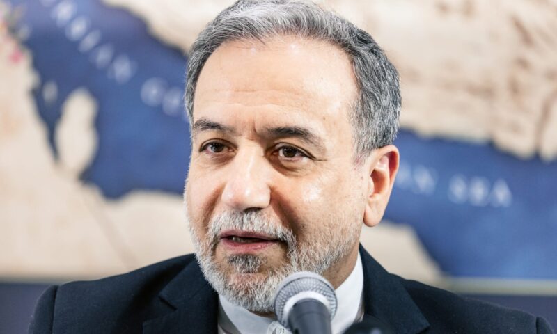 خلال زيارته للصين.. عراقجي يتحدث عن قرارات “ستحدد التوازن الاستراتيجي المستقبلي للمنطقة”