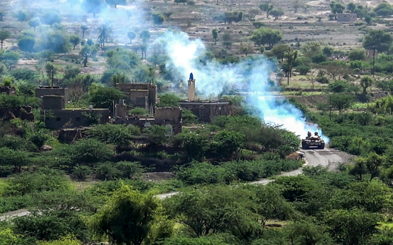 السعودية.. مقتل مقيم يمني وإصابة شخصين بسقوط شظايا مسيرة أطلقها الحوثي في الطائف