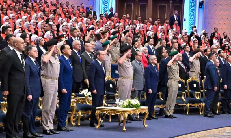 السيسي: مصر نجت دون غيرها من أحداث 2011 وعلينا الحفاظ على الدولة وليس شخص الرئيس