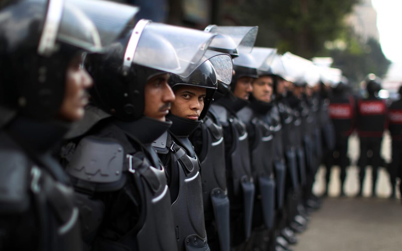 مصر.. الداخلية تكشف حقيقة إضراب نزلاء أحد السجون بالمنيا عن الطعام