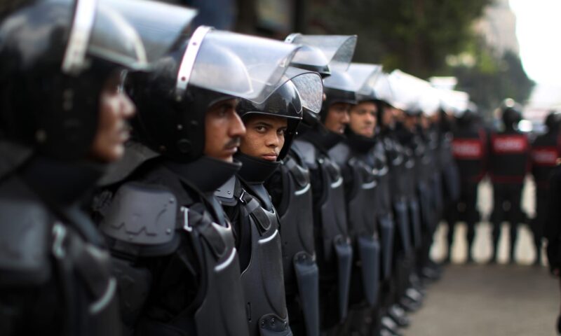 مصر.. الداخلية تكشف حقيقة إضراب نزلاء أحد السجون بالمنيا عن الطعام