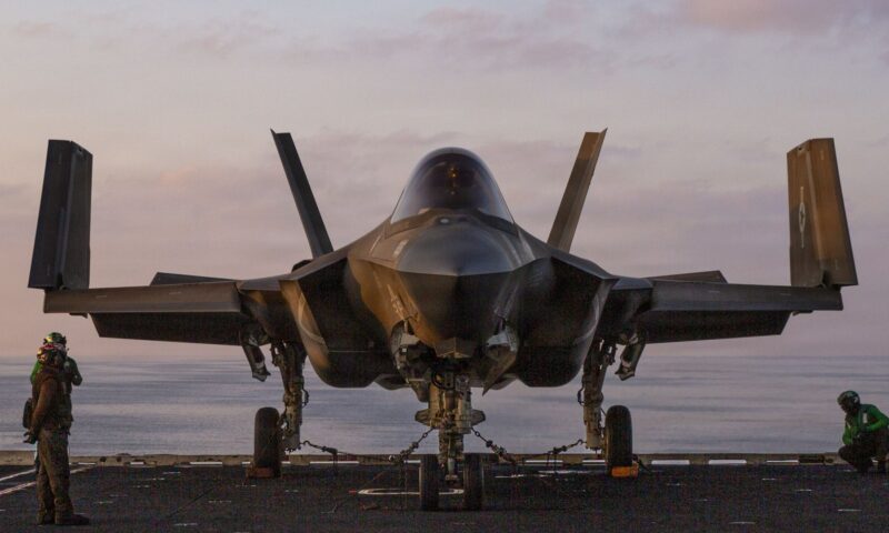 إدارة ترامب توافق على بيع مقاتلات F-35 إلى السعودية.. لماذا تثير الصفقة الجدل؟