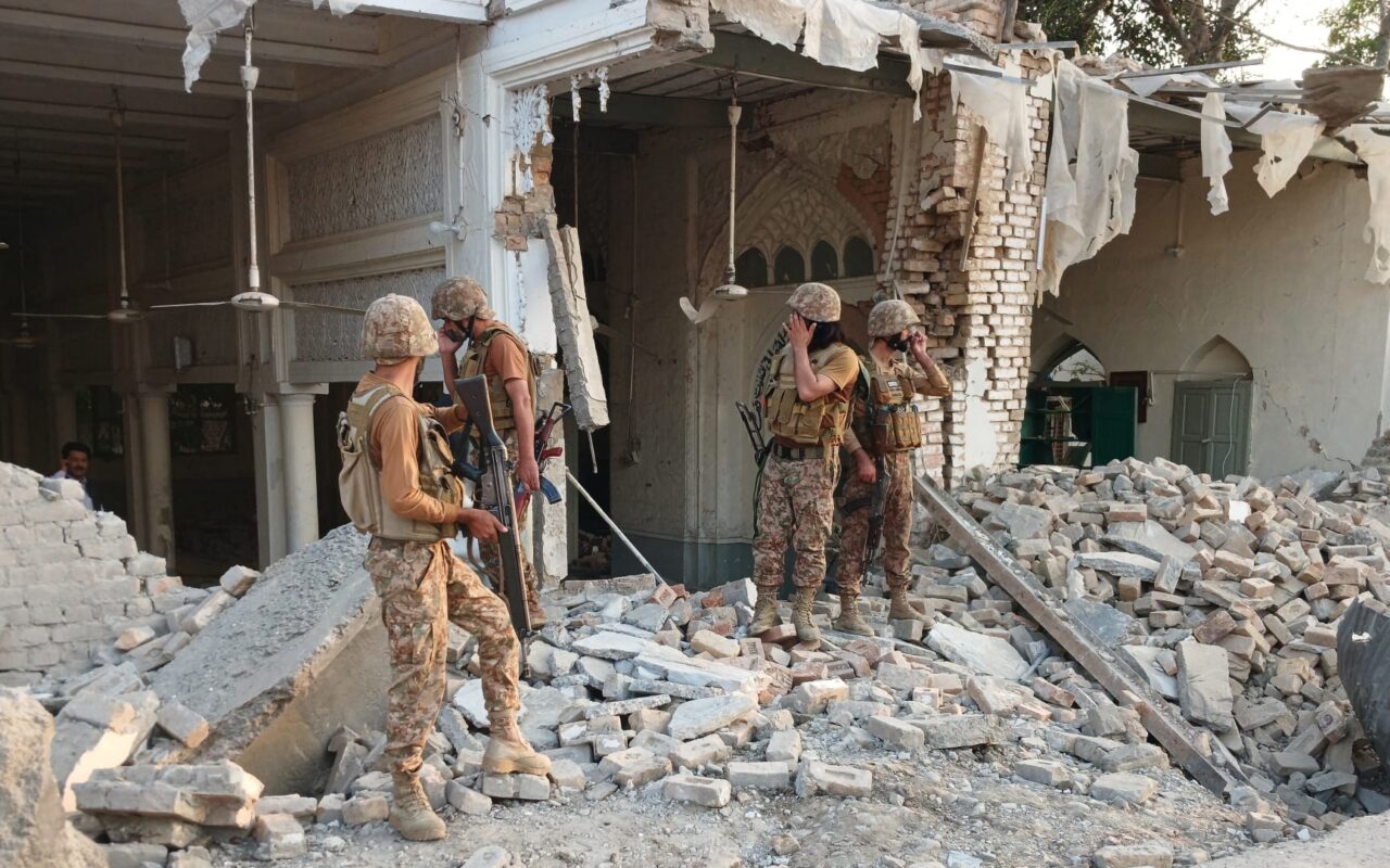 ماذا نعلم عن “اتحاد المجاهدين باكستان” بعد مقتل 21 بهجوم على مسجد؟