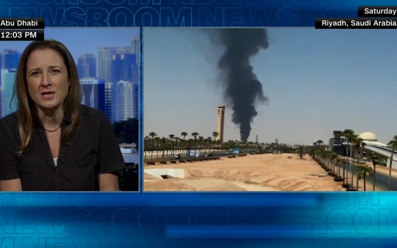 تصعيد حوثي يشعل توترًا.. مراسلة CNN تتحدث عن الهجمات على السعودية