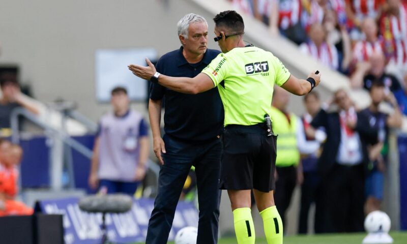 مورينيو يفتح النار على التحكيم في إسبانيا بعد خسارة ديربي مدريد