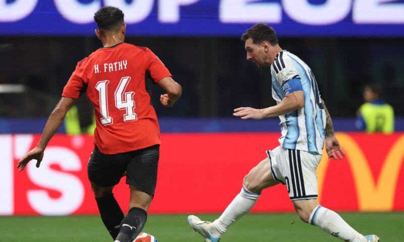 منتخب مصر يعلن غياب حمدي فتحي عن مباراة أنجولا بتصفيات أمم أفريقيا