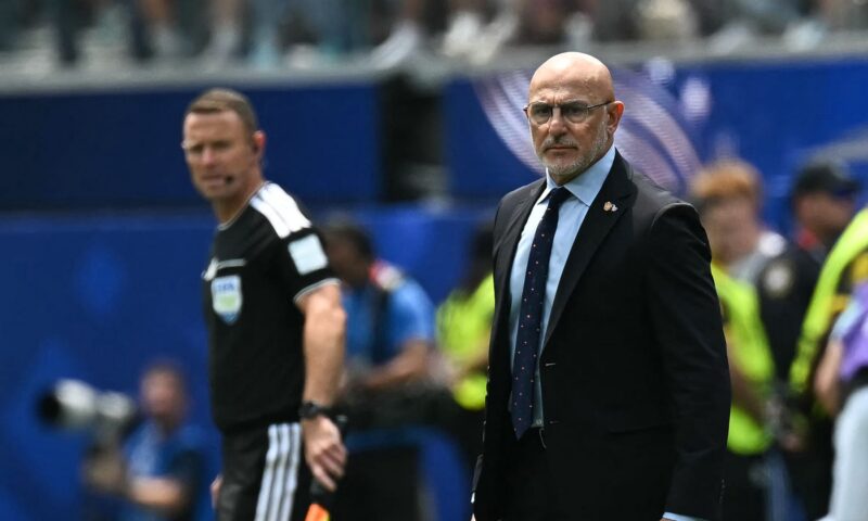 بعد حقبة تاريخية.. منتخب إسبانيا يكافئ مدربه بعقدٍ جديد وهذه مدته