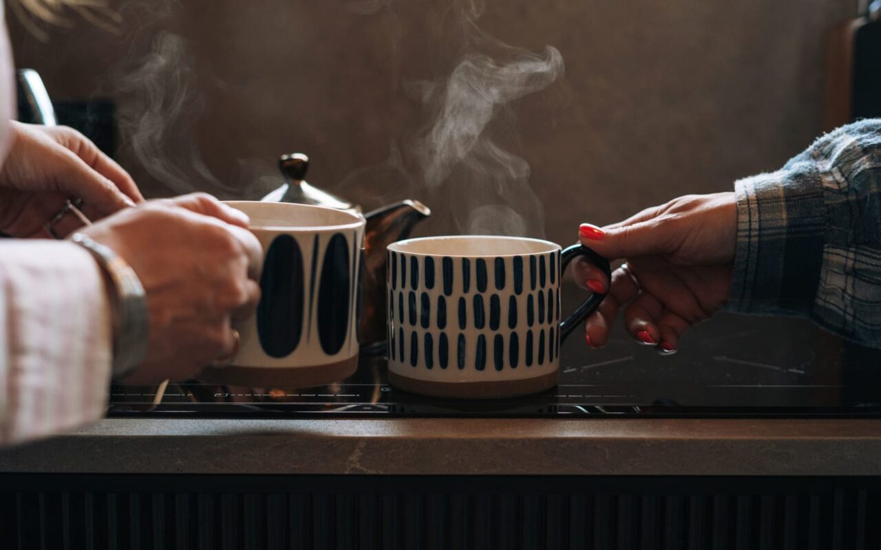 احذر.. حُبّك الشديد للمشروبات الساخنة قد يصيبك بمرض السرطان