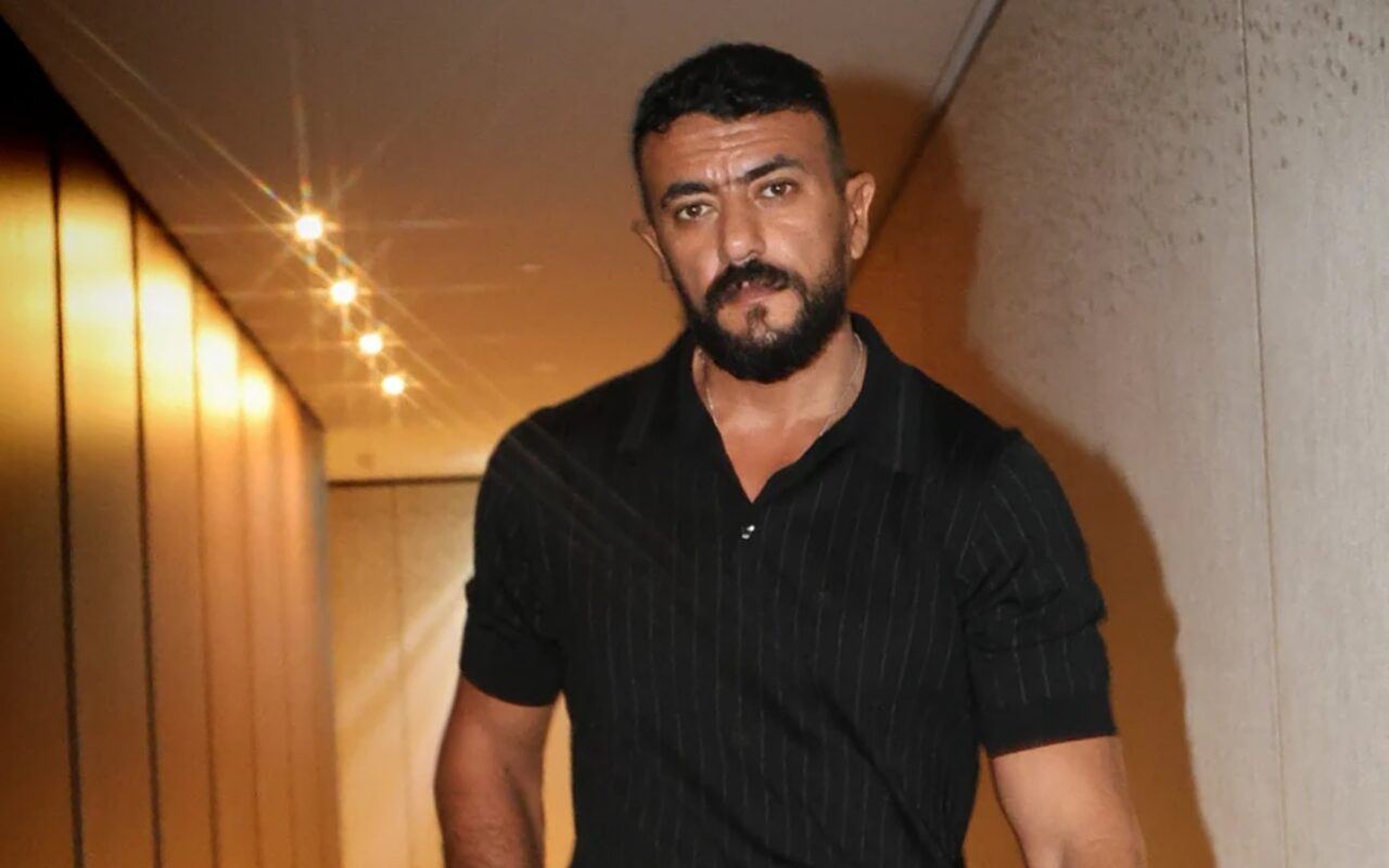 أحمد العوضي معتذرًا: “أدين لياسمين عبد العزيز بالكثير”