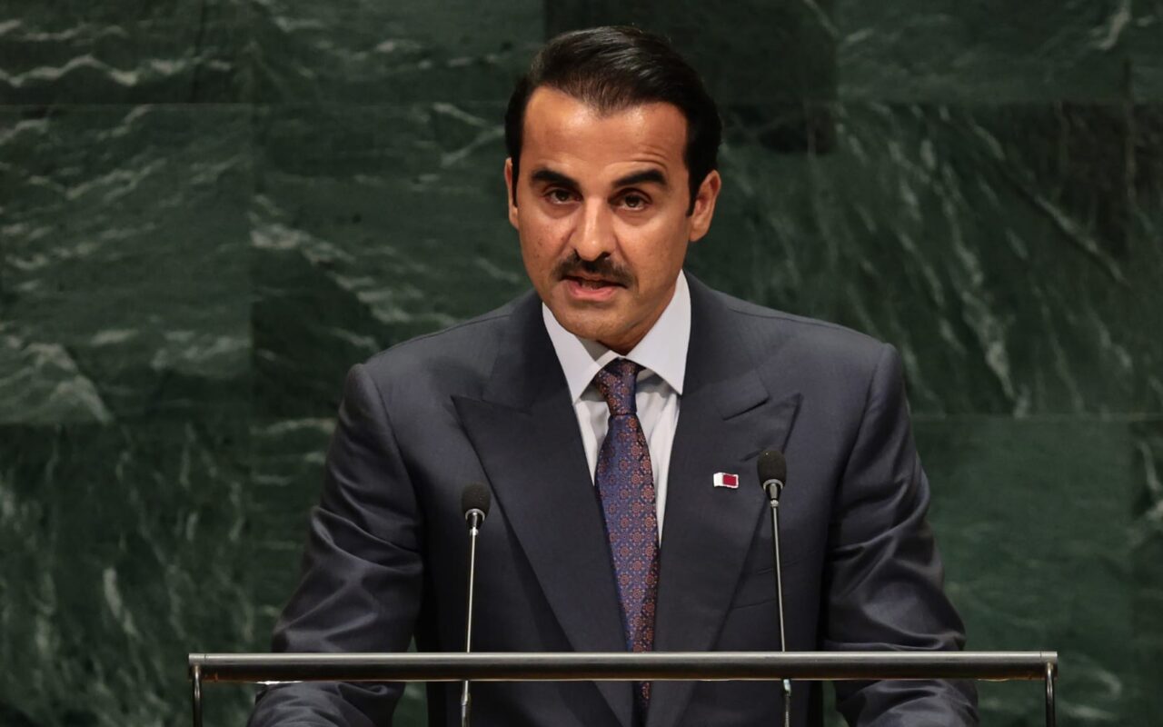 أمير قطر محذرًا: أزمة الخليج تهدد الاقتصاد العالمي.. وسببها “ترتيبات غير واقعية”
